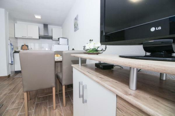 Mara Apartment